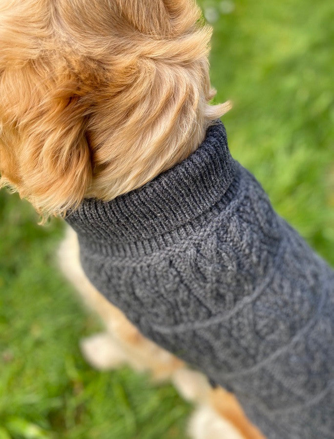 Aran Dog Coat - Charcoal Detail