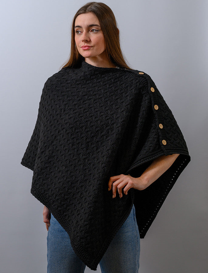 Extra Soft Trellis Poncho - Black