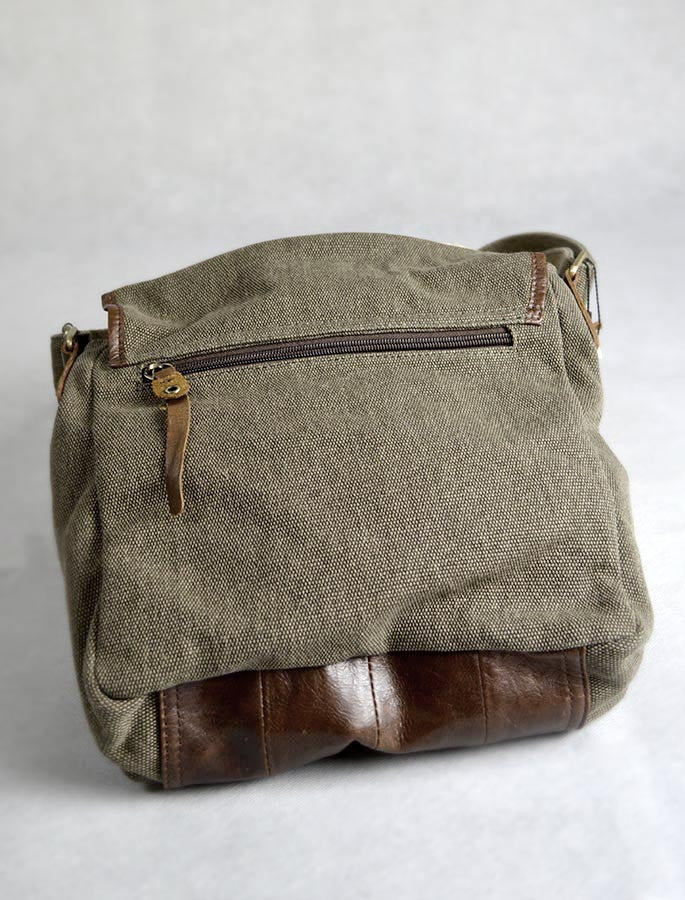 Traditional Tweed & Leather Single Buckle Bag