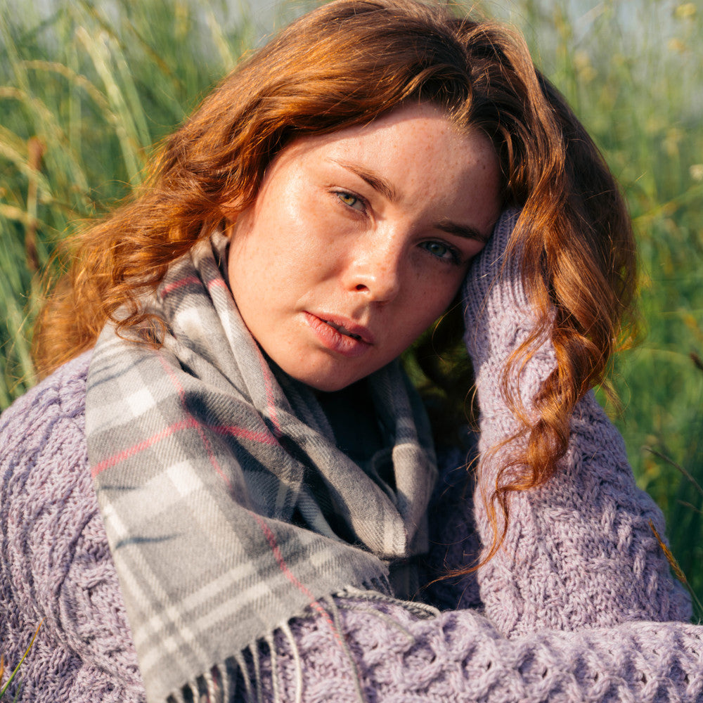 Fine Merino Plaid Scarf - Grey Pink