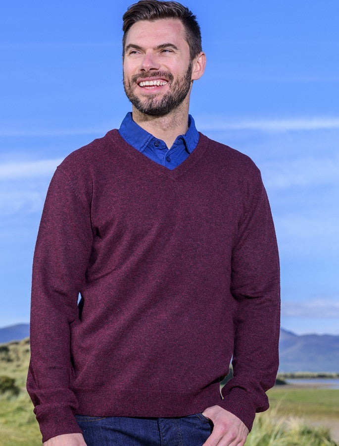 Mens Lambswool V-Neck Sweater - Berry 