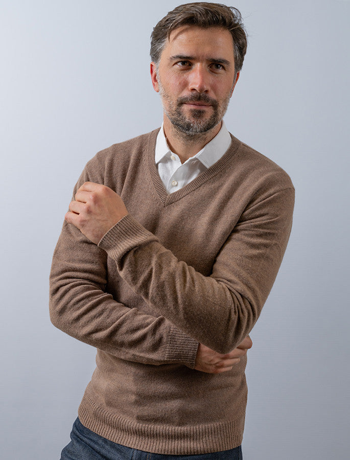Mens Lambswool V-Neck Sweater - Fawn 