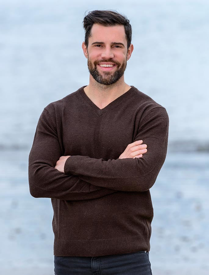 Mens Lambswool V-Neck Sweater - Turf 