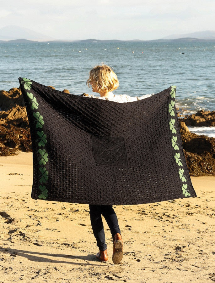 Medium Merino Shamrock Throw - Navy/Green 