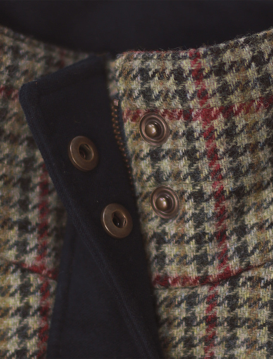 Aideen Tweed Gilet – Hacking Check Button Detail 