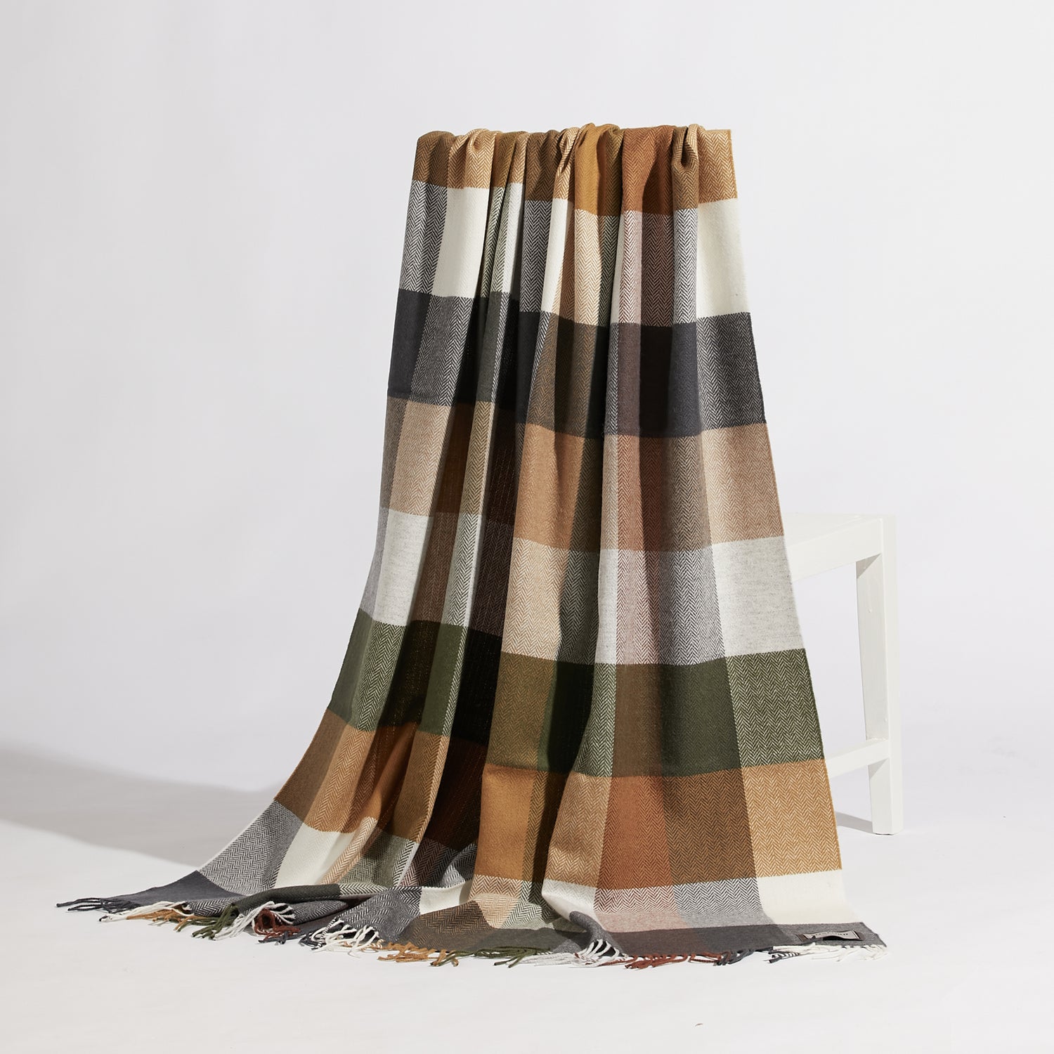 Lambswool Throw - Dark Grey &amp; White 