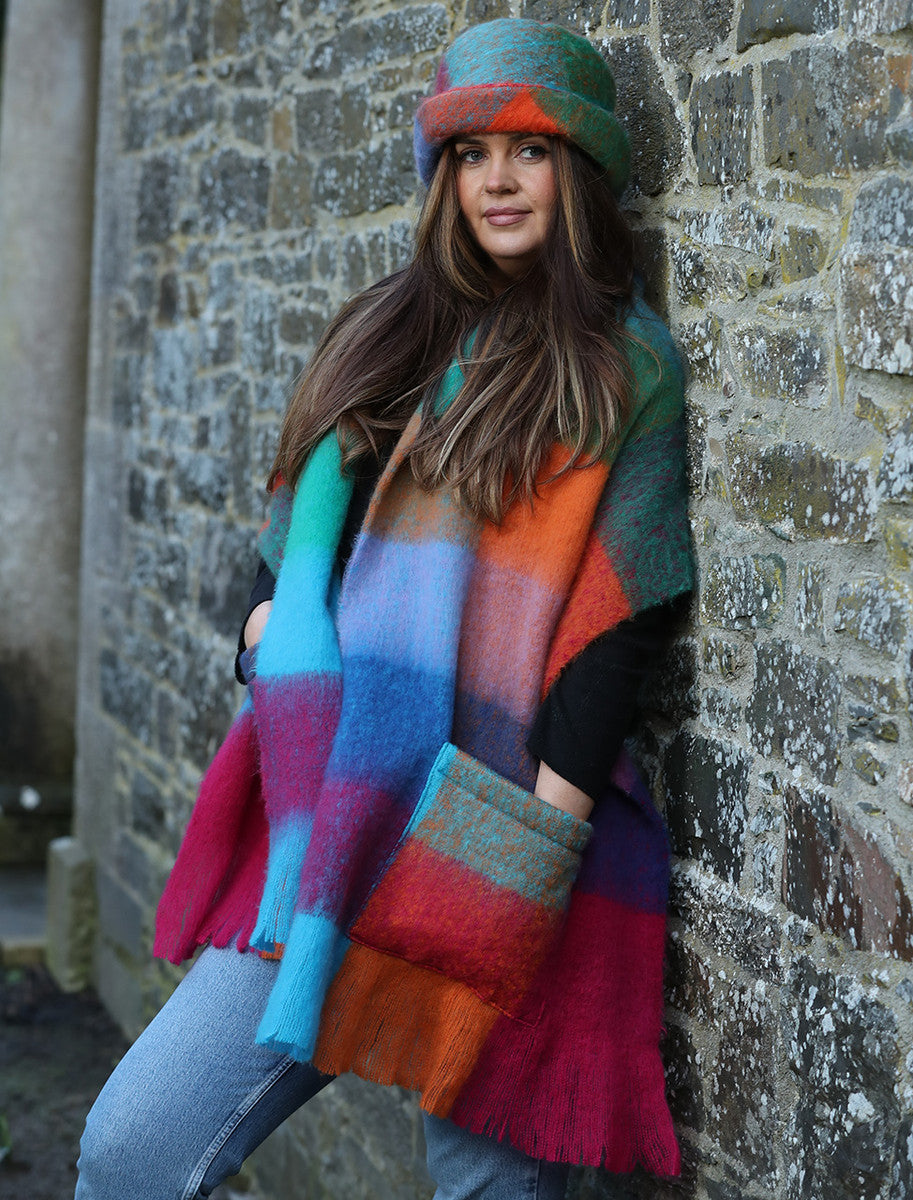 Wool Pocket Stole - Plush Red