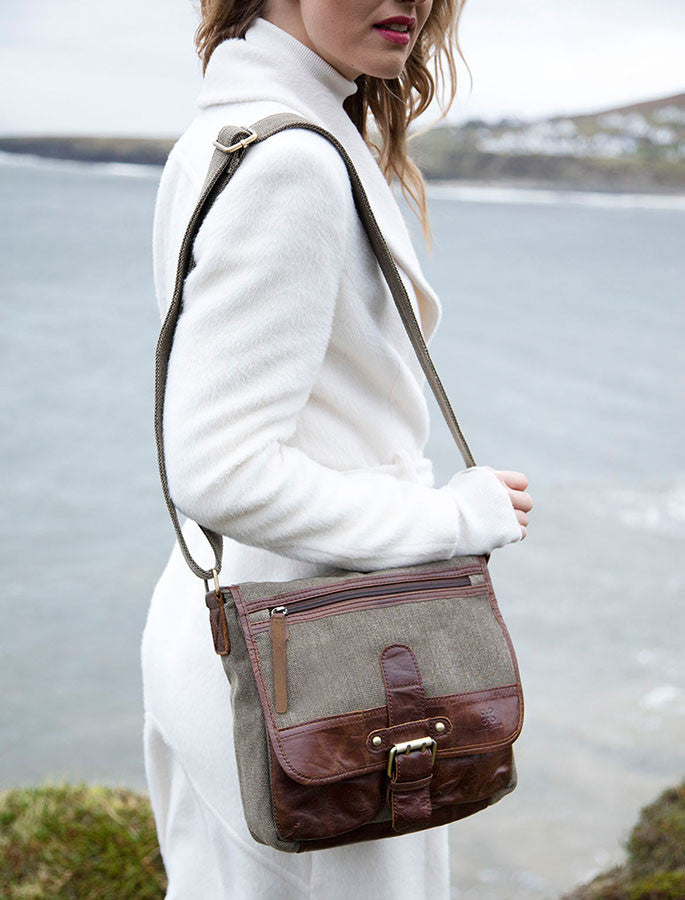 Traditional Tweed &amp; Leather Single Buckle Bag