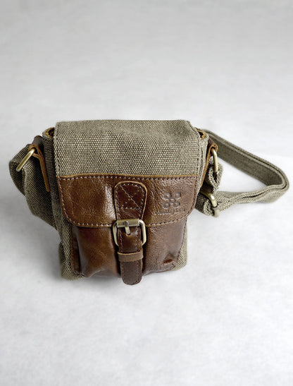 Small Traditional Tweed &amp; Leather Flight Bag
