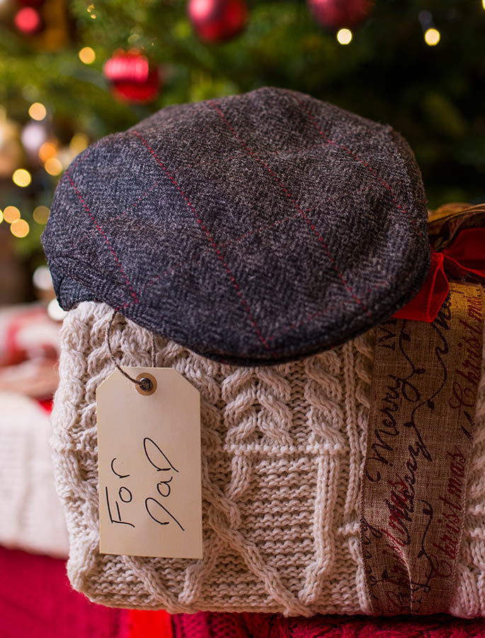Trinity Tweed Flat Cap - Charcoal with Red